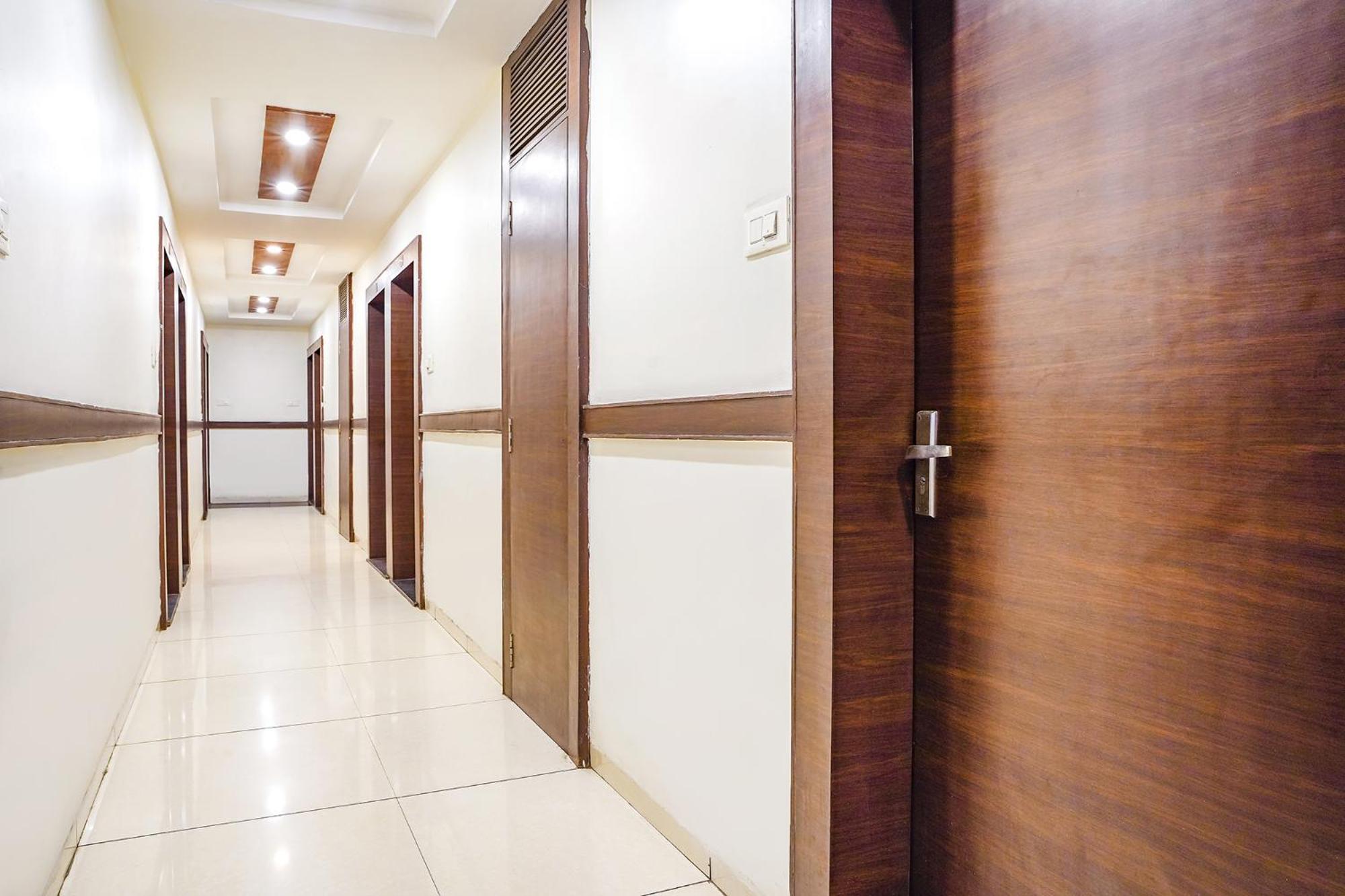 Treebo Hotel Ashirwad Бопал Екстериор снимка