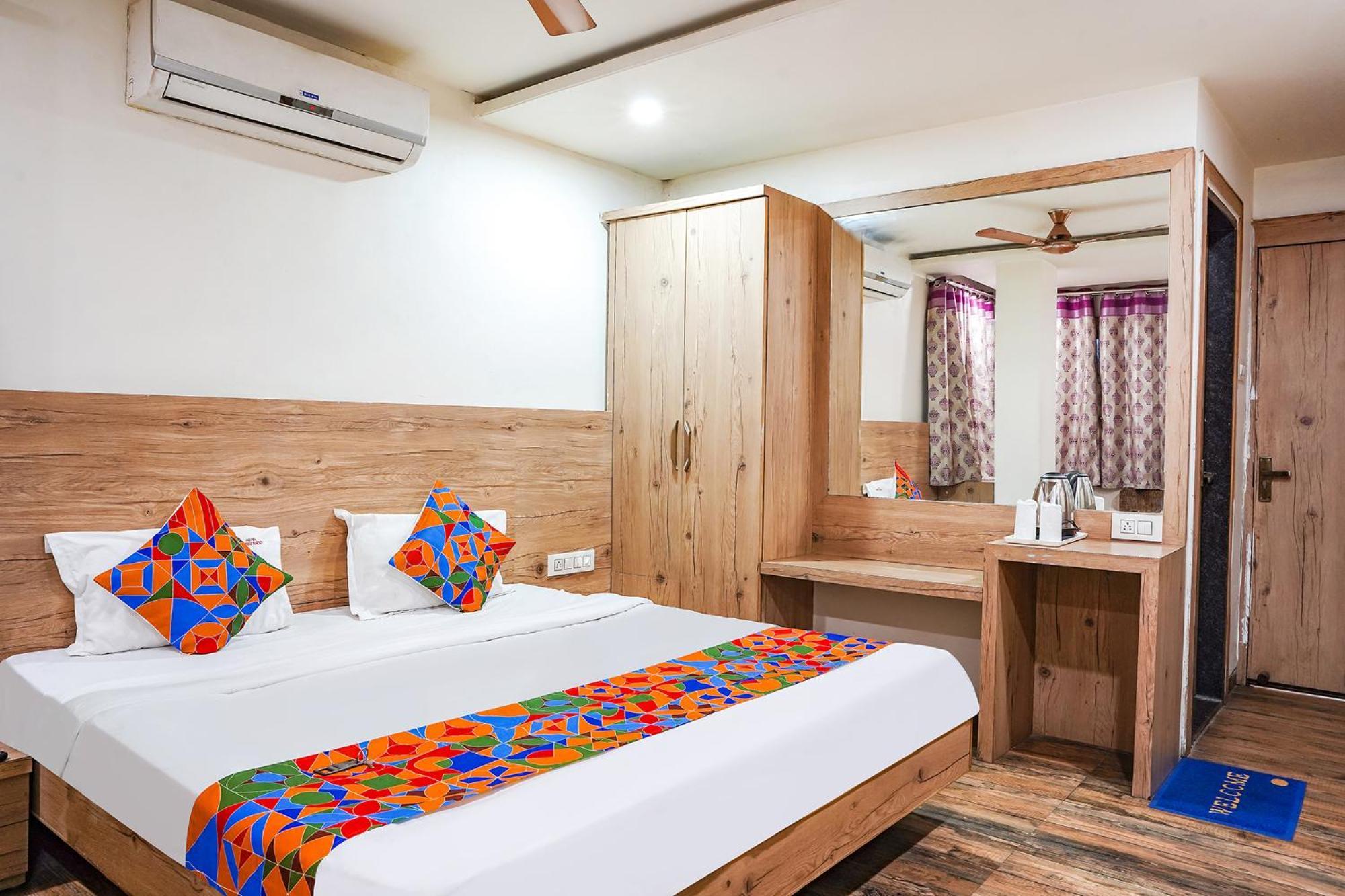Treebo Hotel Ashirwad Бопал Екстериор снимка