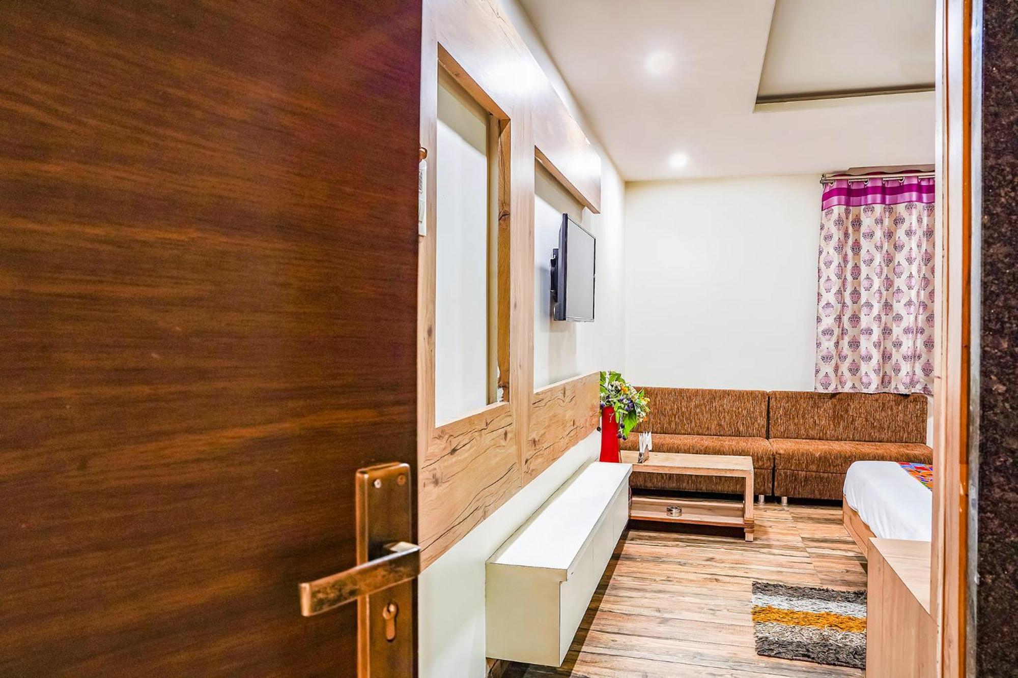 Treebo Hotel Ashirwad Бопал Екстериор снимка