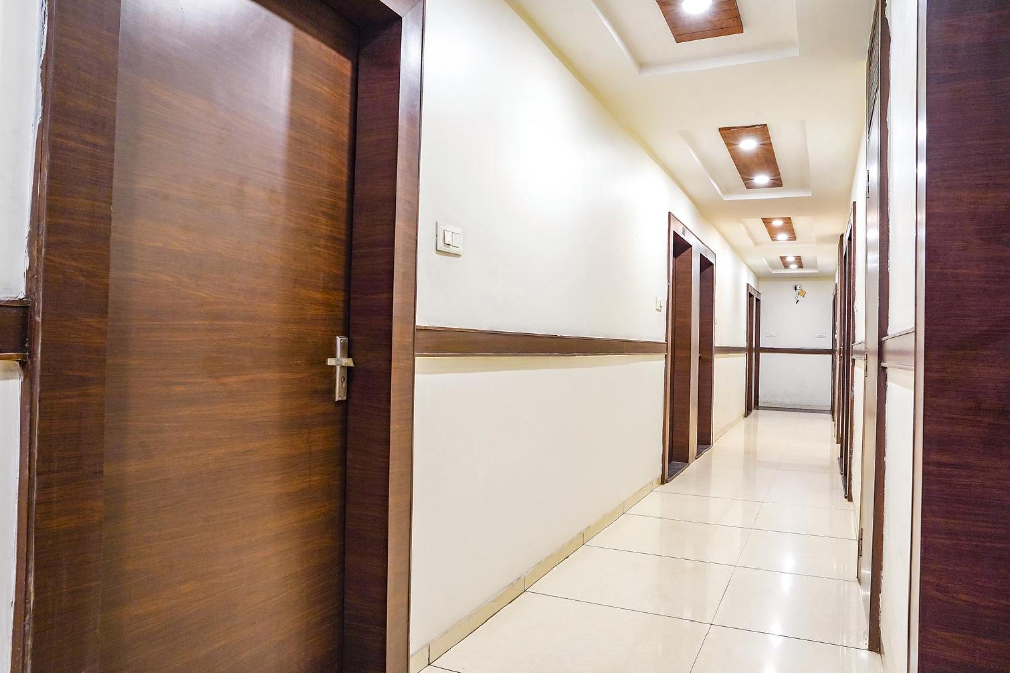 Treebo Hotel Ashirwad Бопал Екстериор снимка